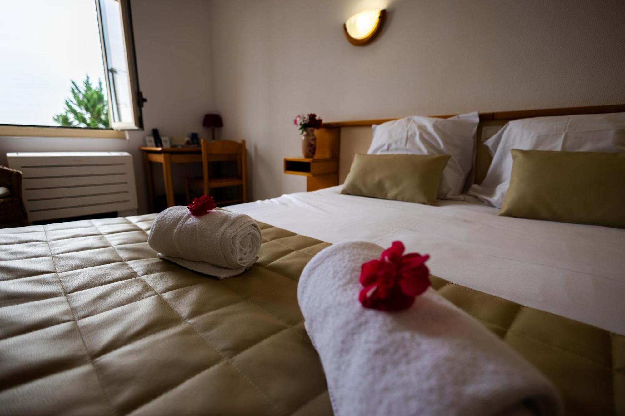 Logis Des Cretes De Pignols Hotel Moissac Eksteriør billede